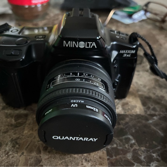 Minolta Maxxum 3xi Black Digital Camera with Quantaray Lens